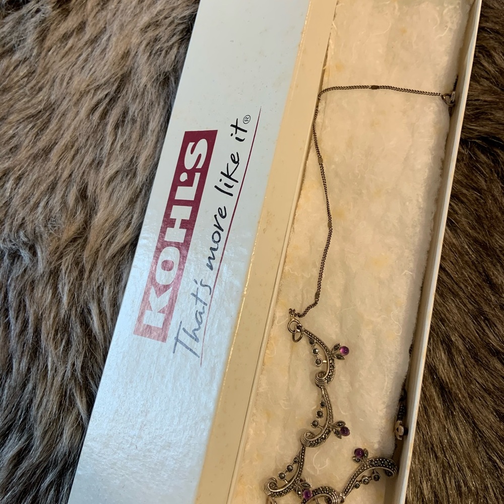 Neckalce - Picture 4 of 6